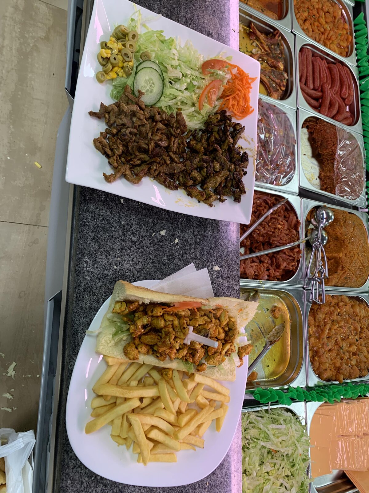 Grillschotel met verschillende soorten vlees